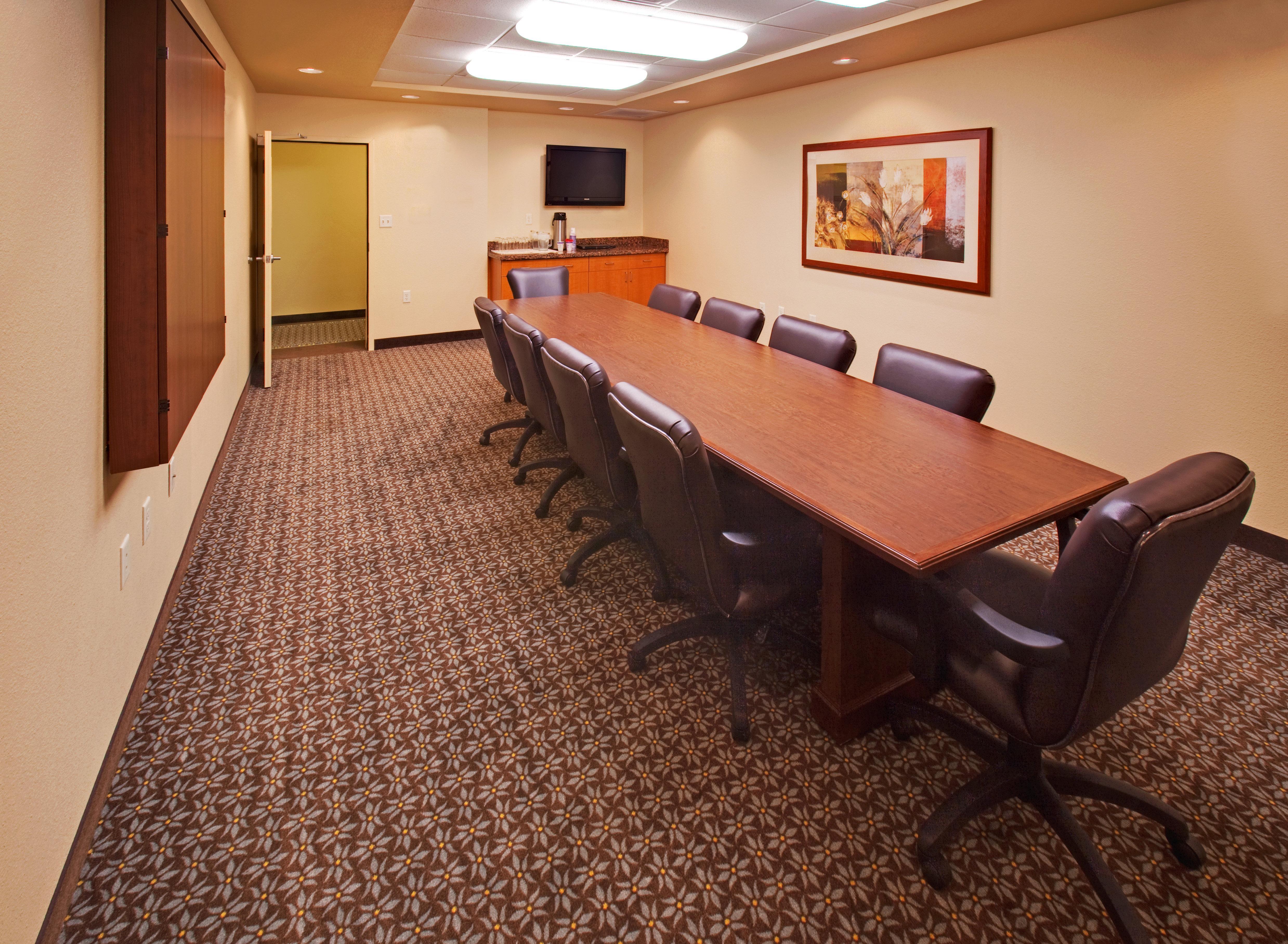 Candlewood Suites Белвью Удобства фото